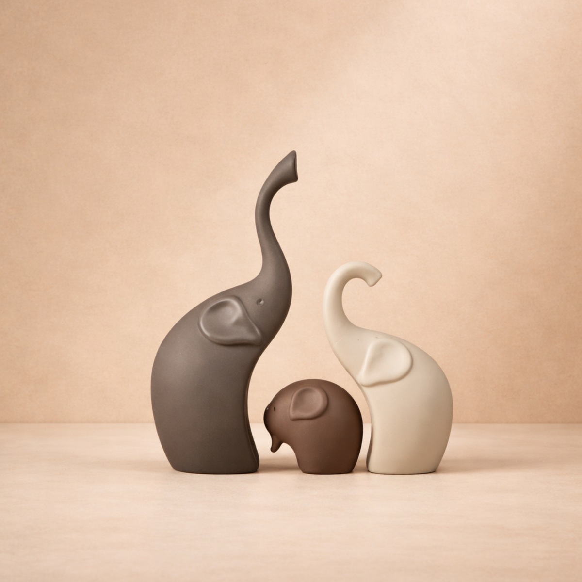 Conjunto Família de Elefantes Decorativos em Resina