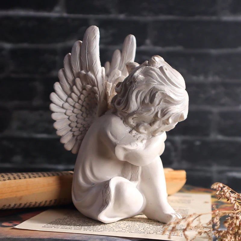 Escultura Nórdica de Anjo em Resina