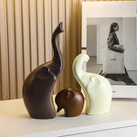Conjunto Família de Elefantes Decorativos em Resina