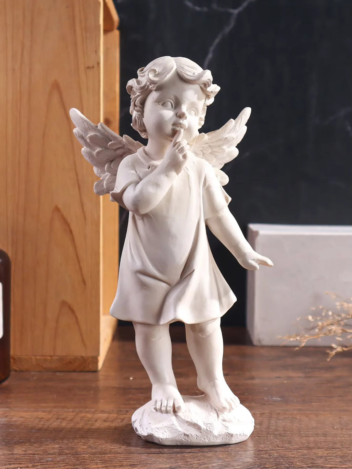 Escultura Nórdica de Anjo em Resina